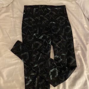 Old Navy Active Go-Dry Leggings 7/8 Length